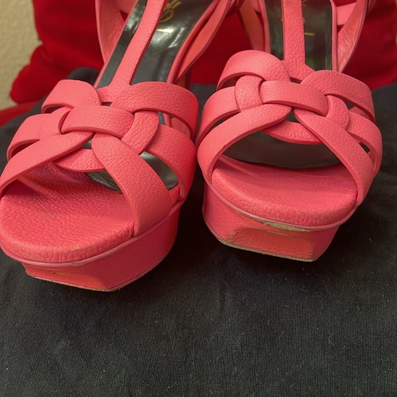 Beautiful bubble gums YSL tribute Sandals - Picture 6 of 6